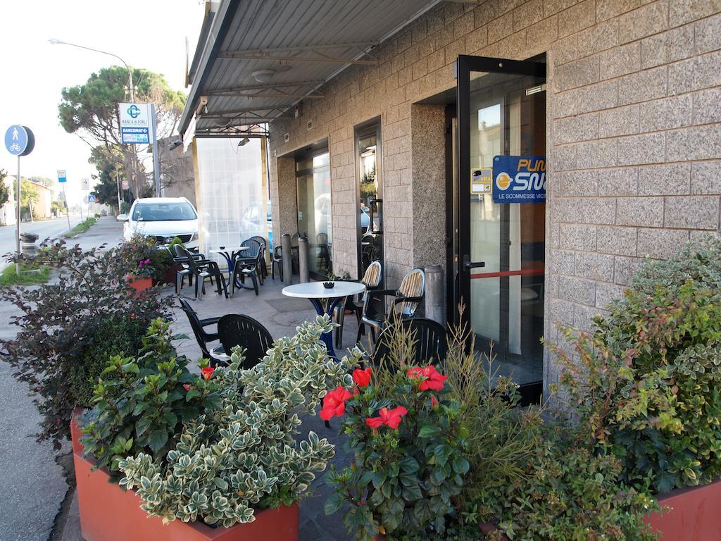 Hotel Caffetteria Dell'Angolo Borghetto Secondo Exterior foto